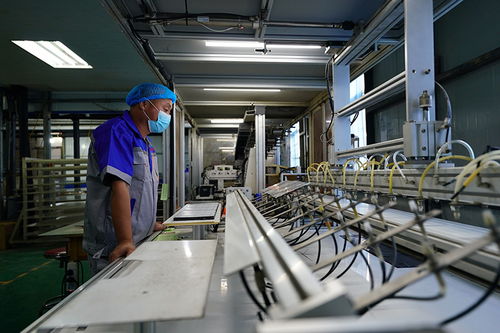 河北寧晉 智能制造賦能，技術(shù)服務(wù)驅(qū)動(dòng)，光伏產(chǎn)業(yè)駛?cè)肟燔嚨? />
</a>
<span><a href=